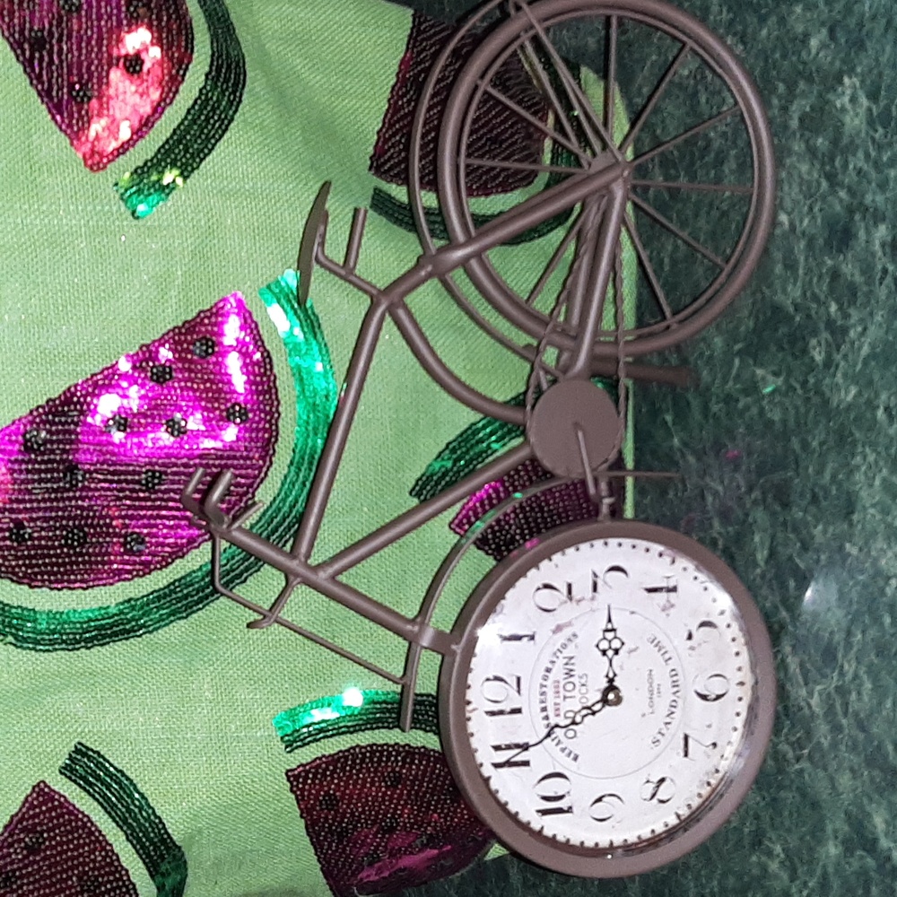 🚲Farmhouse Clock- Large Bicycle Clock in New Condition🚲
